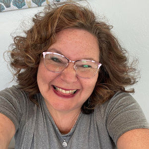 Meet your Posher, Danelle